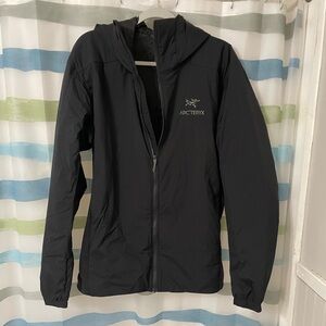 Arc’teryx Atom Insulated Jacket Medium Waterproof for Hike Climb Black (N12)
